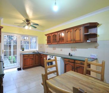 3 bedroom terraced house to rent - Photo 5