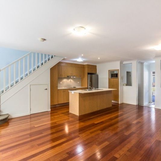 Beautiful 3-Bedroom Townhouse Offering Space, Comfort and Convenience - Photo 1
