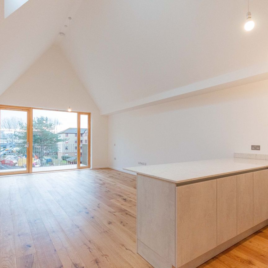 1049L Gylemuir Lane, Edinburgh, EH12 7FE - Photo 1