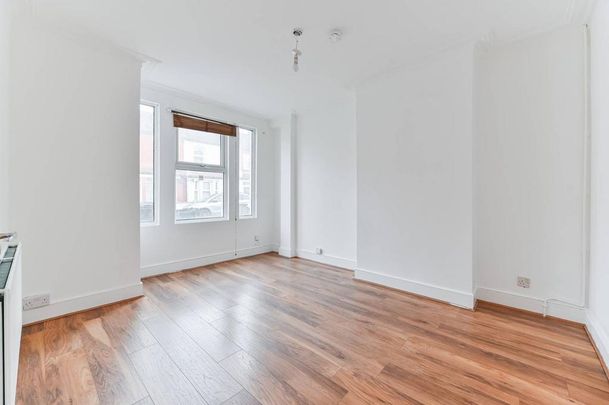 4 bedroom terraced house to rent - Photo 1