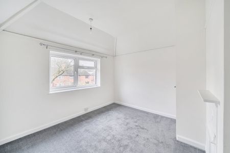 3 bedroom end of terrace house to rent - Photo 4