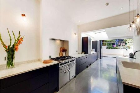 Crystal Palace Road, East Dulwich, London, SE22 - Photo 2
