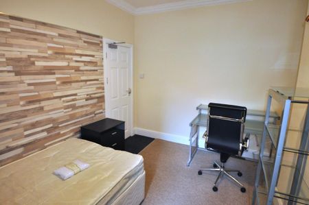 5 bedroom terraced house to rent - Photo 3