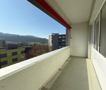 Helle sanierte 4-Zimmerwohnung im 7. Stock mit Balkon - Photo 4