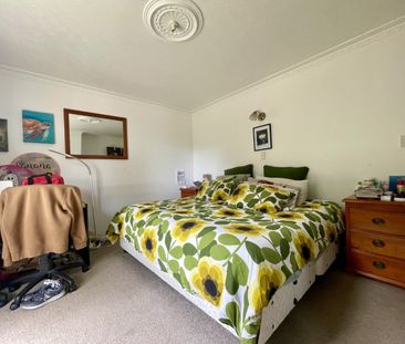 33 Yellowstone Crescent, Burwood - Photo 1