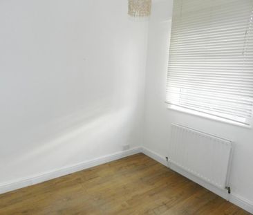 2 bedroom maisonette to rent - Photo 2