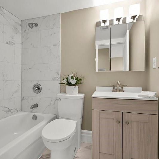 For Lease - 101 Queen Street Unit# 405, Hamilton, Ontario - Photo 1