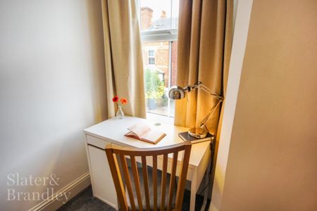 6 bedroom terraced house to rent - Photo 5