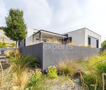 Výnimočný dizajnový 5i RD 173m2 s dych berúcim výhľadom na Nitru - Fotografia 3