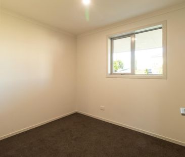 Beautiful 4 Bedroom on Kew Road - Photo 5