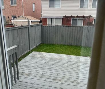 For Lease - 80 Evanwood Crescent, Brampton, Ontario - Photo 5