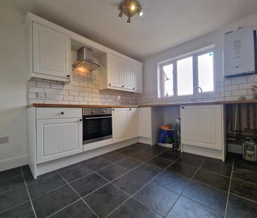 3 bedroom end of terrace house to rent - Photo 6