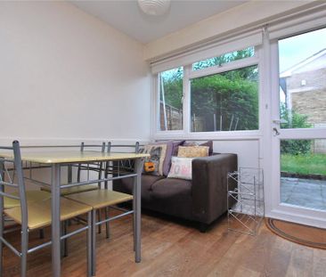 4 bedroom semi-detached house to rent - Photo 5