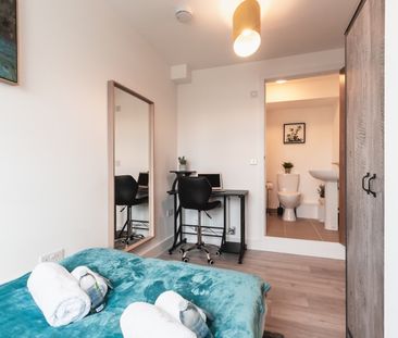 2 Bed Flat, Atlantic Mansions, SO14 - Photo 3