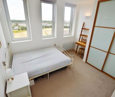 1 bedroom Flat To Let - Photo 4