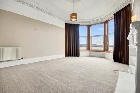 3 bedroom flat to rent - Photo 2