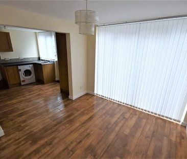 3 bedroom House To Let Total Size: 1098 SQ FT - Photo 2