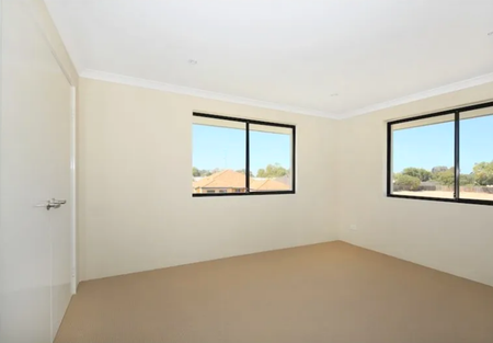 99 Oakleigh Drive, Erskine WA 6210 - House For Rent | Domain - Photo 4