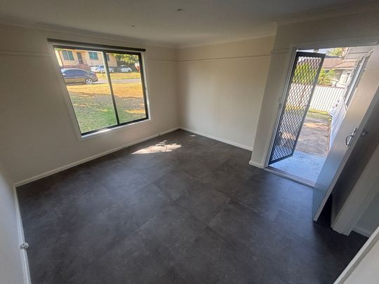 Fully Renovated 4-Bedroom Home in Quiet Ashcroft Street - Photo 1
