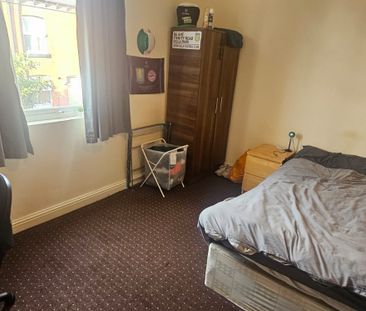 5 Bed - 18 Ashville Avenue, Hyde Park, Leeds - LS6 1LX - Student - Photo 6