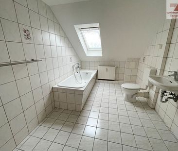 Neue Fußböden! Gemütliche Dachgeschosswohnung in ruhiger Lage von Aue - Foto 4