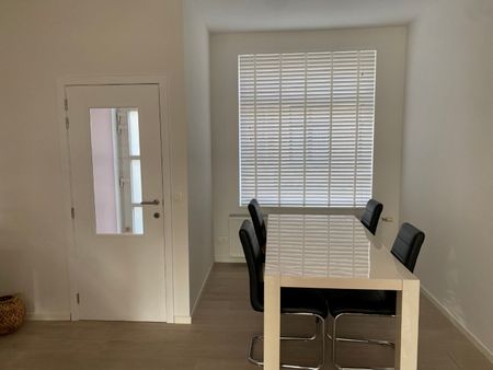 Gerenoveerde rijwoning in het centrum van Veurne - Foto 3