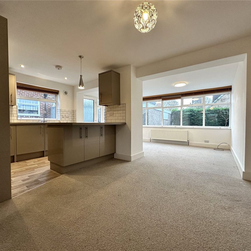 2, South Lee, Horsforth, Leeds, West Yorkshire, LS18 5LX - Photo 1