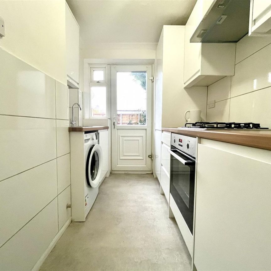 1 Bedroom Maisonette To Let - Photo 1