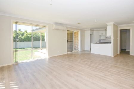 Modern Family Home in a Quiet Cul-De-Sac - Photo 5