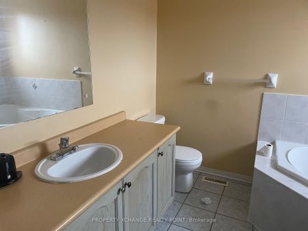 For Lease - 78 Wilmont Court, Brampton, Ontario - Photo 3