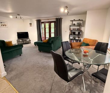 2 bedroom flat to rent - Photo 2