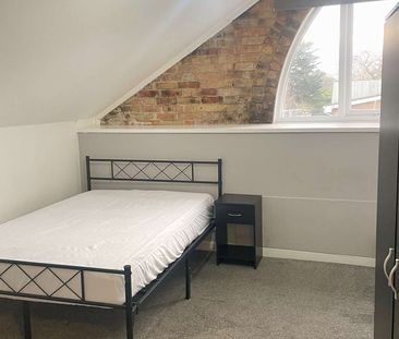 Flat 2 Room 1 - Photo 4