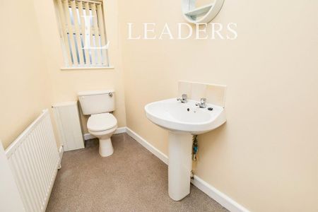 2 bedroom flat to rent - Photo 5