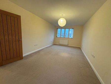 4 bedroom detached house to rent - Photo 3