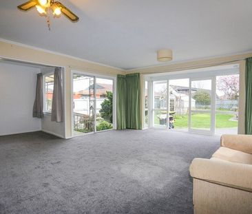 ILAM – 5 BEDROOM, 2 BATHROOM, GAS FIRE + HEAT PUMP, NEXT TO SUSHI B... - Photo 1