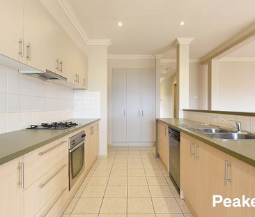 Townhouse For Rent - Photo 3