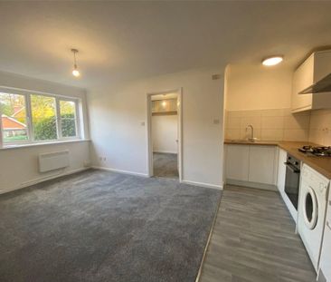 1 Bedroom Flat / Apartment - Swan Way, Church Crookham - Photo 5