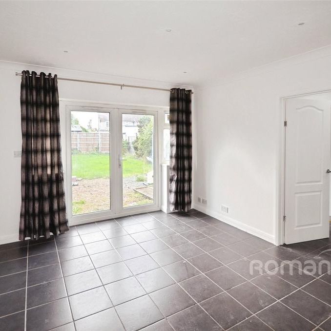 3 bedroom semi-detached house to rent - Photo 1
