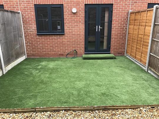 2 bedroom end of terrace house to rent - Photo 1