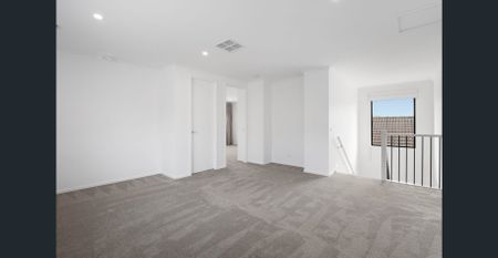 A New Beautifully Presented Modern Family Living - Photo 3