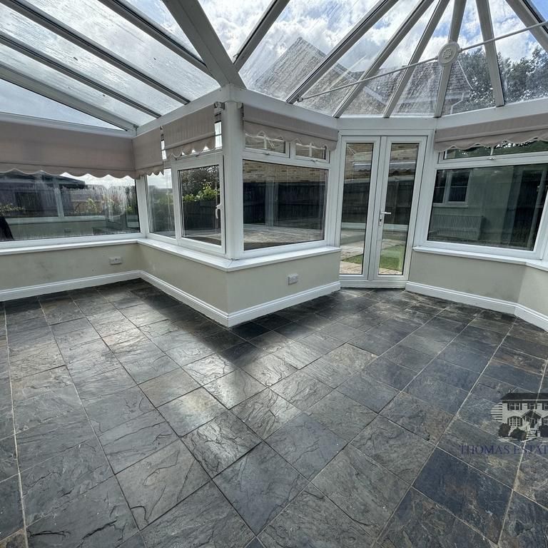4 bedroom detached house to rent - Photo 1
