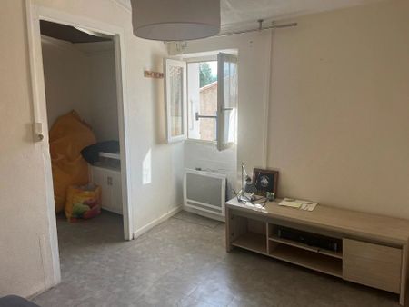 Location Maison de village 3 pièces 47 m2 à Trouillas - Photo 2