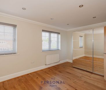 Oaktree Close, Epsom - Photo 4