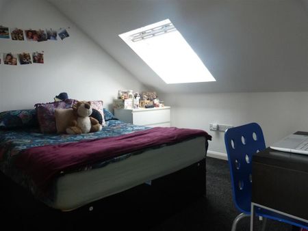 3 bedroom apartment to rent - Photo 3