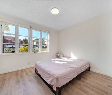 MT ALBERT, 3 BEDROOMS - Photo 6