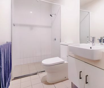 Standard Room in 5-Bed Apartment - Photo 1