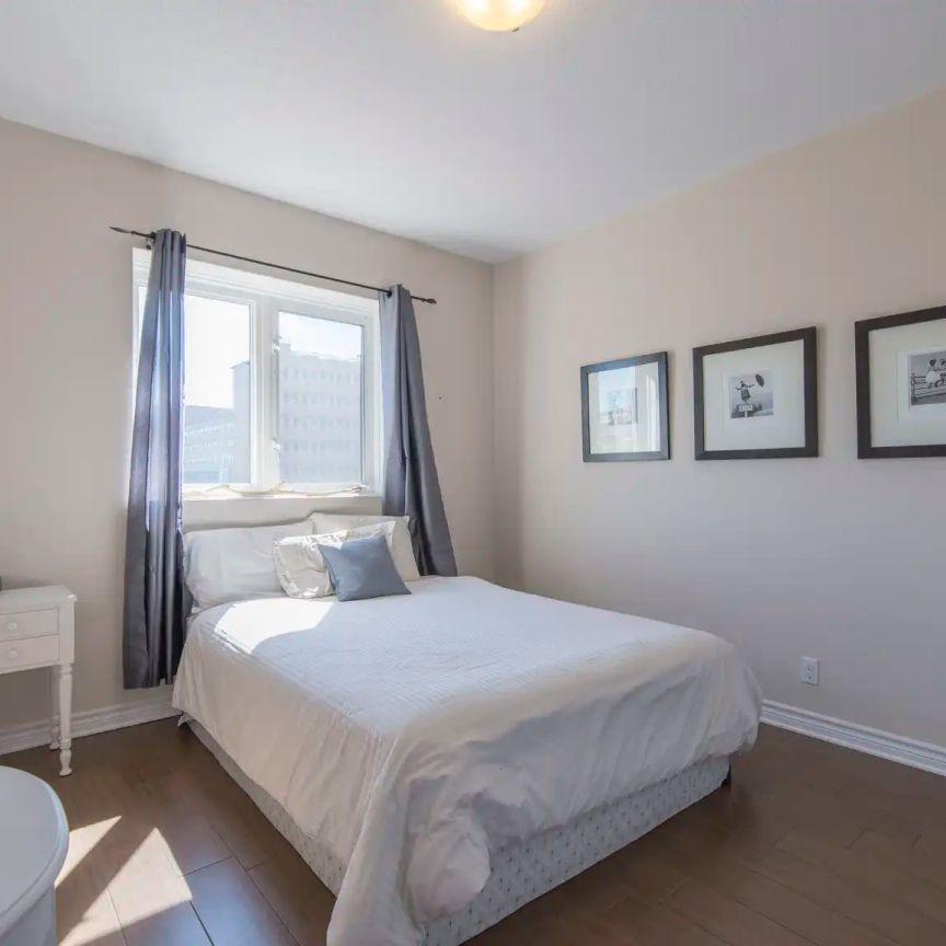 307 Lebreton St South — 1 Bedroom + Den - Photo 1