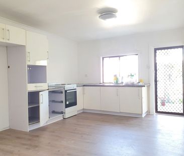 Semi-detached Two bedroom House - Photo 6