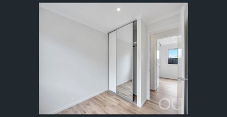 Open the Door to Modern Comfort and Effortless Living - Photo 4