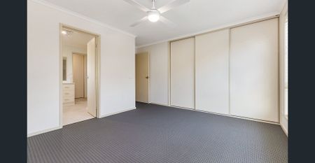 Bright and Comfortable Home - Photo 2